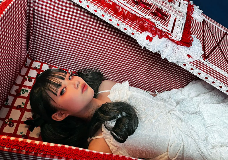 Coffin Relaxation Salon in Tokyo